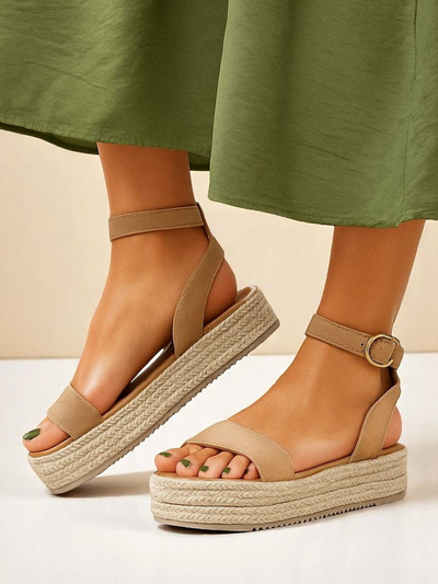 Royalfashion Női platform szandál Finna