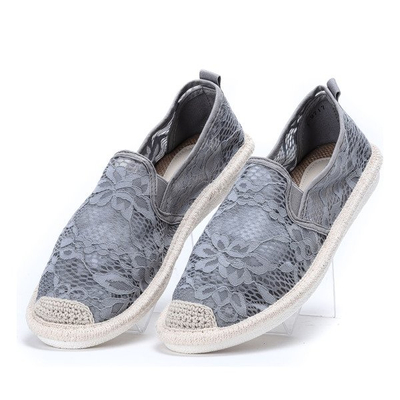 Szaro - niebieskie espadryle zdobione koronkowym materiałem Rose - Obuwie