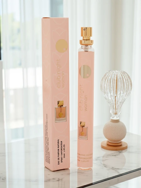 Inspirált női Eau de Parfum Club Night Woman