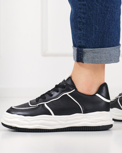 OUTLET Fekete női sportcipő Dekavi betéttel - Lábbeli