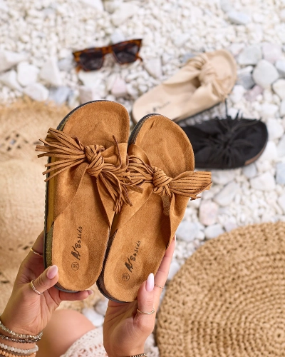 Női papucs tevebojttal Guttis - Lábbeli