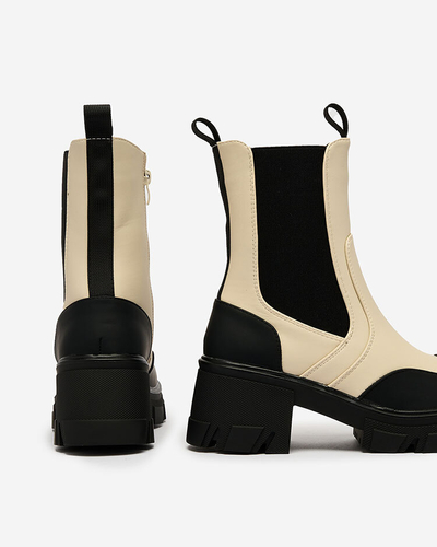 Royalfashion Női matt bézs Bevta lapos sarkú csizma