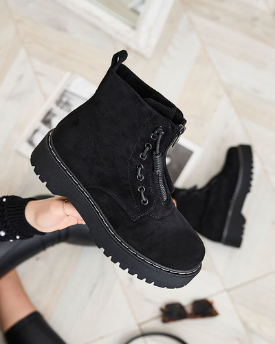 Royalfashion Fekete női csizma vastagabb talpú Kastolla