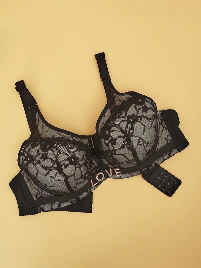 Royalfashion Női merevítős melltartó csipkével