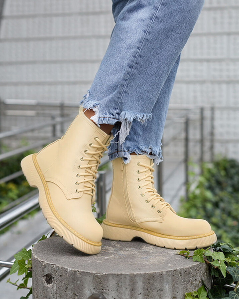 Royalfashion matt bézs női csizma Kucillo