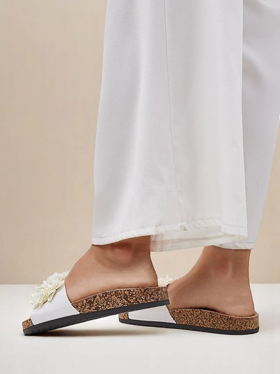 Royalfashion női flip-flop kis virágokkal Occes