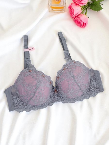 Royalfashion Női párnázott csipkés melltartó Delicate Grace