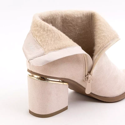 OUTLET Női bézs csizma alacsony oszlopon Morax - Footwear