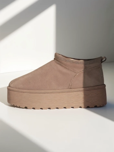 Royalfashion Női rövid csizma a'la hócsizma Ozozi