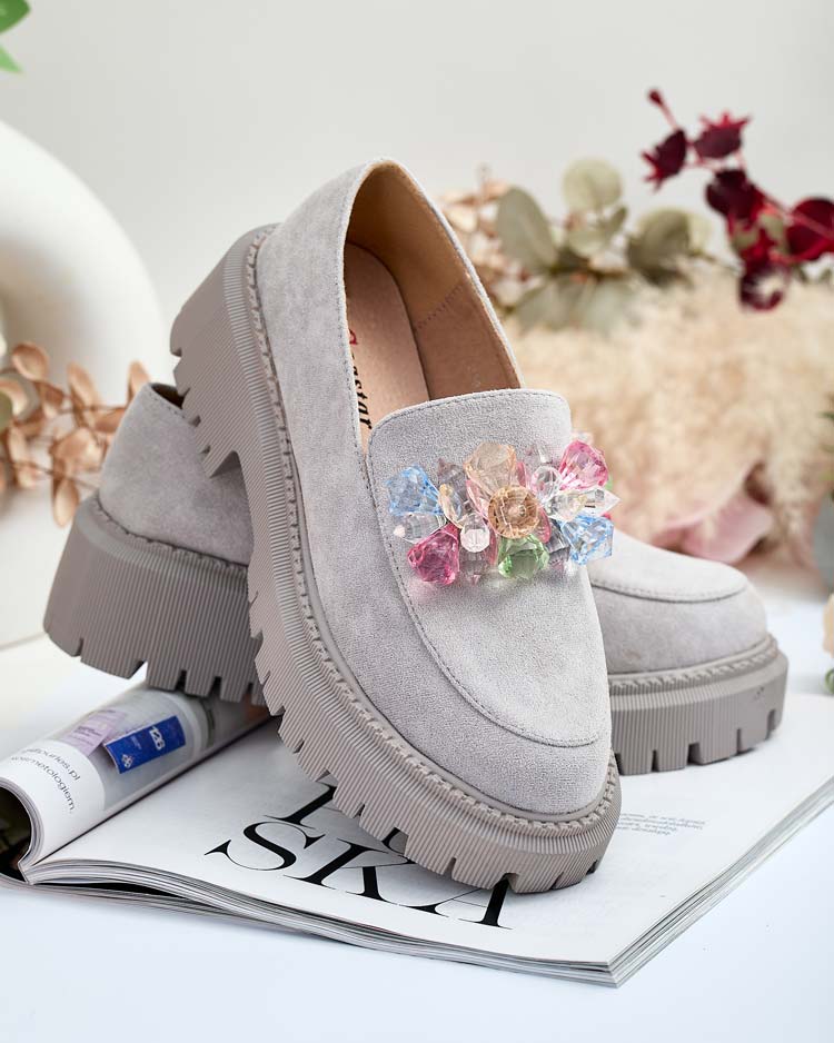 Világosszürke női mokaszin színes gyöngyökkel Hetika - Lábbeli