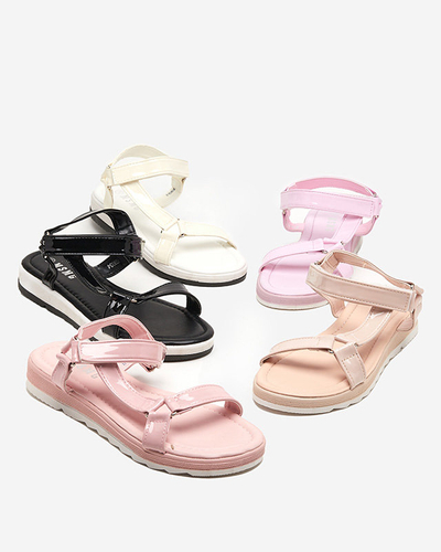 OUTLET Bézs színű női lapos szandál Hereris - Lábbeli