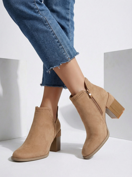 Royalfashion Női sarkú bokacsizma Vettot