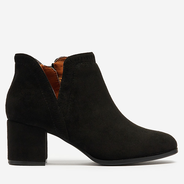 OUTLET Fekete női szigetelt csizma alacsony oszlopon Lorik - Lábbeli