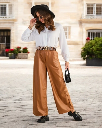 Royalfashion Széles női öko-bőr nadrág