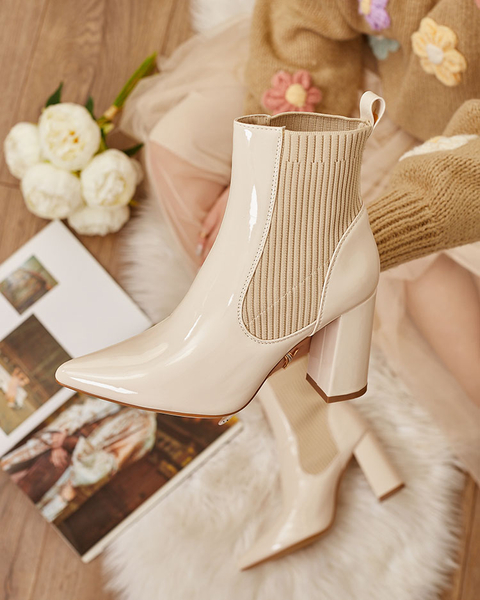 Royalfashion Fehér női Lady Jeny tűsarkú csizma