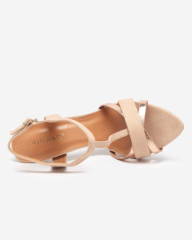 OUTLET Női bézs színű szandál magas sarkú Isso-Shoes cipőben