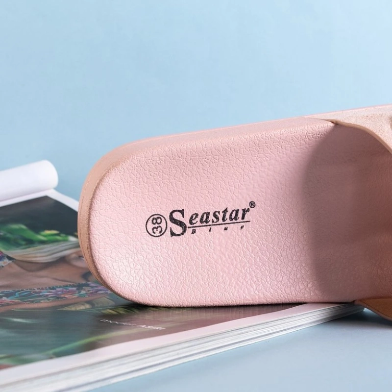 OUTLET Rózsaszín gumipapucs Masandra díszekkel - Lábbeli