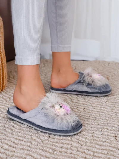 Royalfashion Női bundás papucs virágokkal Ederra