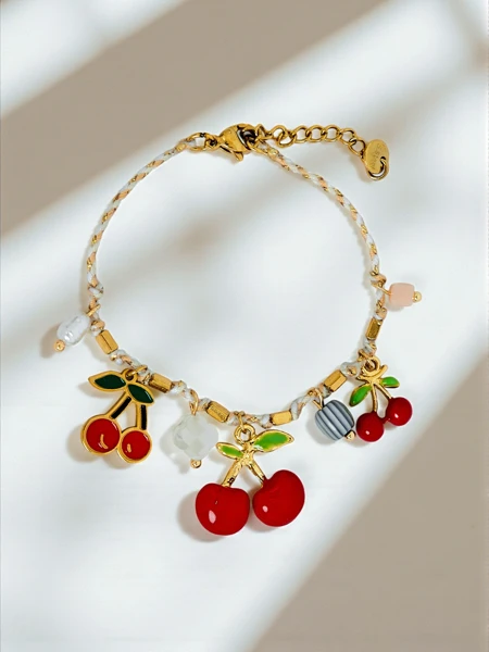 Ariadna Cherry karkötő