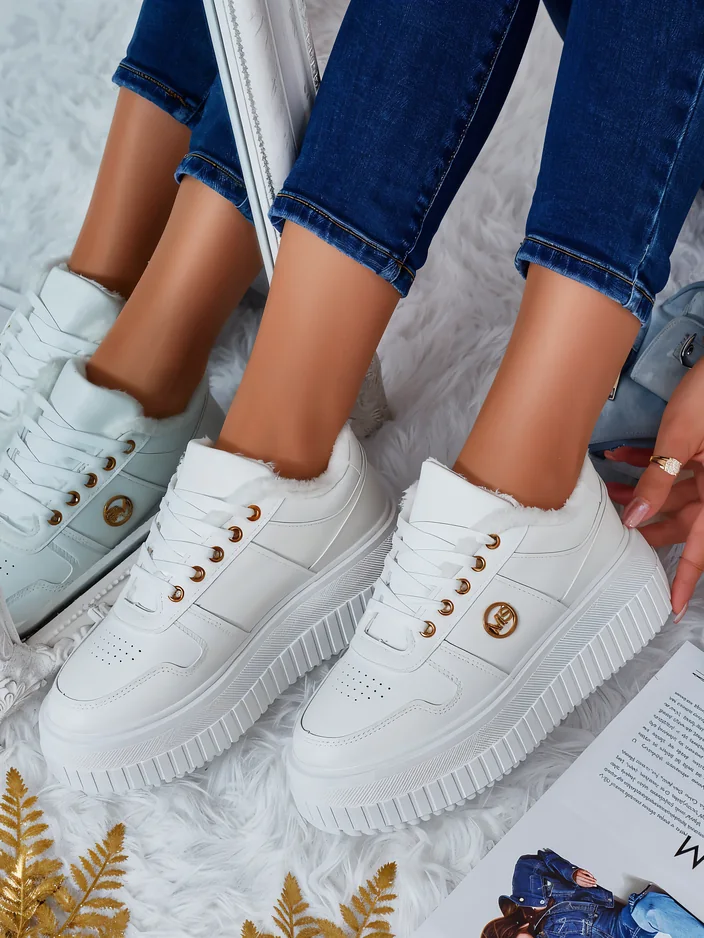 Royalfashion Melegített női tornacipő szőrmével Rozit