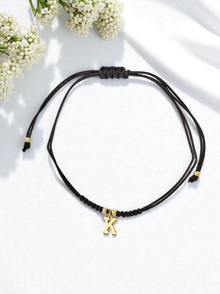 Női karkötő K betűvel