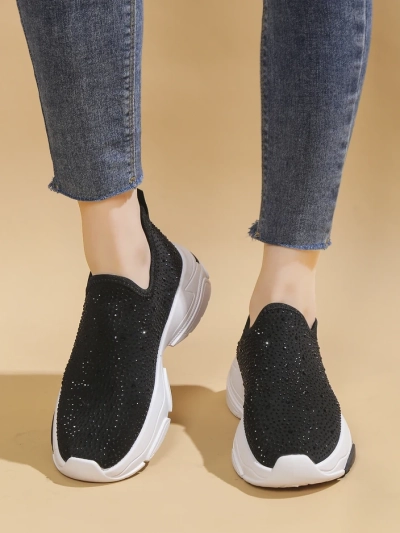 Royalfashion Slip-on női sportcipő strasszokkal Elavises