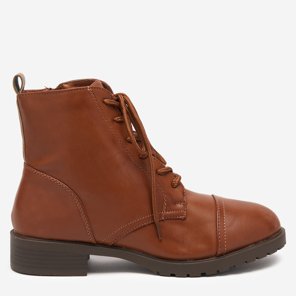 OUTLET Lapos sarkú női teve fűzős csizma - Cipő