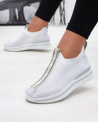 Női csúszós sportcipő fehér felirattal Cerppa- Footwear