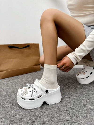 Royalfashion Női gumiflip-flop díszekkel Dellos