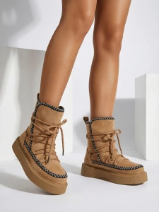 világosbarna || barna