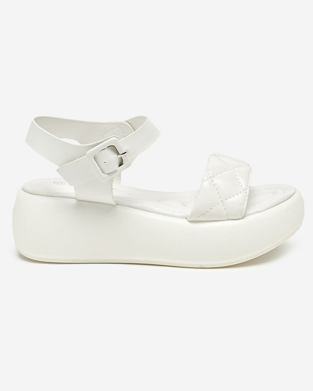OUTLET Női eco bőr steppelt ékszandál fehér Baloui színben - Lábbeli