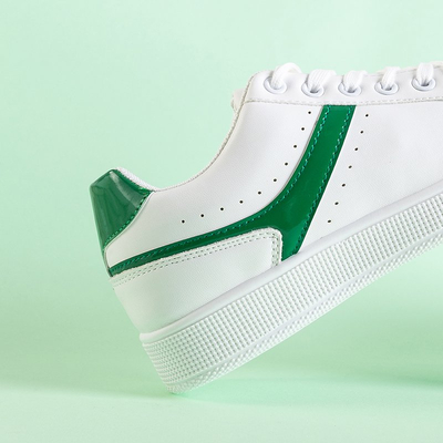 Női fehér cipők, zöld betétekkel a Radella - lábbelikből