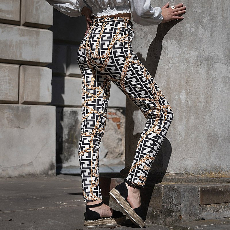 Fekete női nadrág nyomtatással - Ruházat