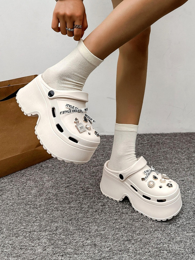 Royalfashion Női gumiszandál díszítéssel Dellos