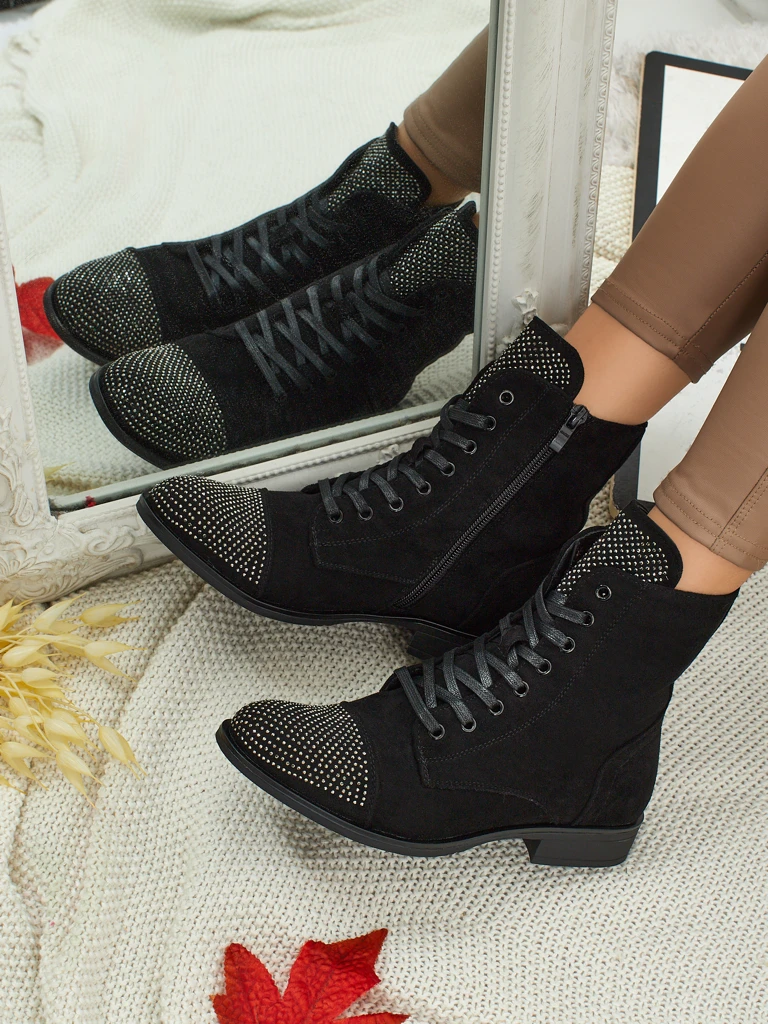 Marvelli öko velúr fűzős női bokacsizma cirkóniákkal