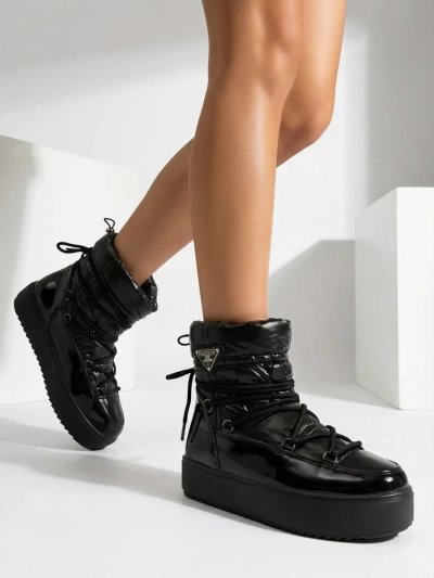 Royalfashion Női csúszós csizma a'la hócsizma fekete színben Vevnose