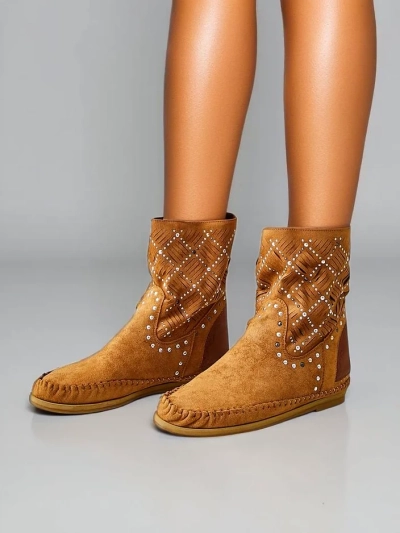 Royalfashion Női bokacsizma alacsony wedge-dzsel és szegecsekkel, indiai stílus