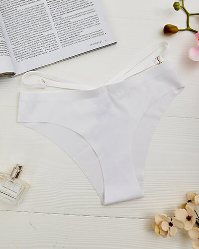 Royalfashion Női lézervágott bugyi