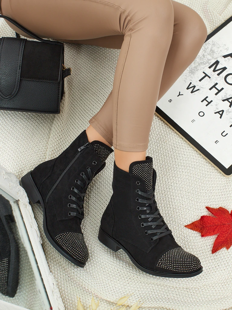 Marvelli öko velúr fűzős női bokacsizma cirkóniákkal