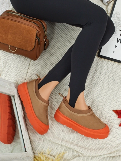 Flora Női Teve Színű Velúr Kényelmes Mindennapi Tornacipő