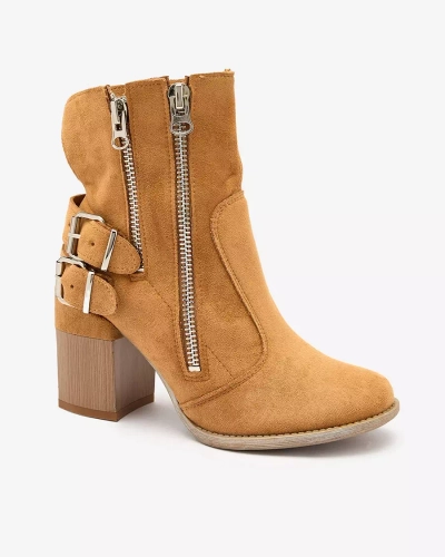 Royalfashion Női teve csizma Feirrgo díszítéssel