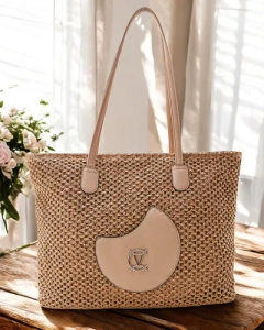 világosbarna || barna