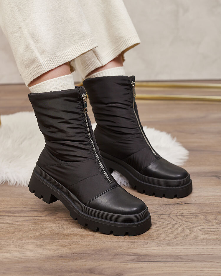 Royalfashion Női lapos sarkú csizma fekete színben Tainve