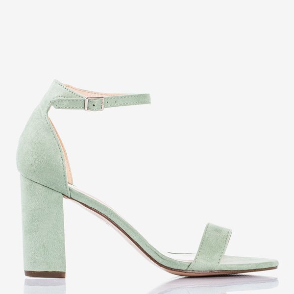 Zöld női szandál egy édes mézes oszlopon - lábbeli