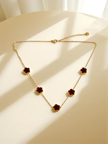 Aurelia Clavis gyöngyház nyaklánc arany keretben