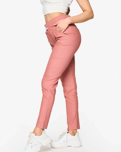 Női egyenes szövetnadrág rózsaszínben PLUS SIZE- Ruházat