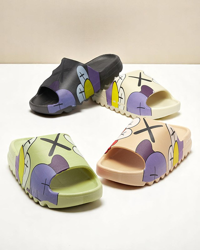 Flora krémszínű női gumiszandál kényelmes nyárra