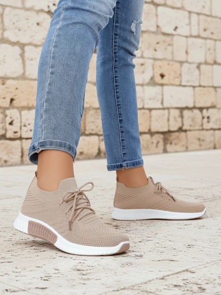 Aristea női sneaker világosbarna lapos talpú szövet 3 cm