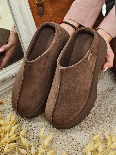 Rövid női a'la hócsizma bundával Calindra