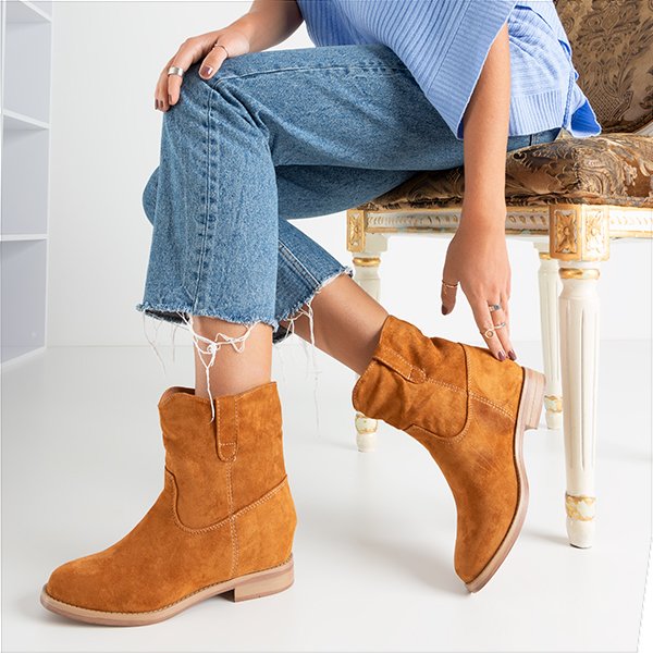 OUTLET Barna csizma a'la cowboy csizma beltéri éken Jelluma - Lábbeli